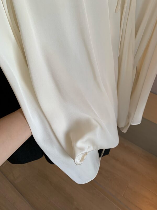 New Chinese-Style Round Neck Long-Sleeve Tie-Waist Silk Shirt