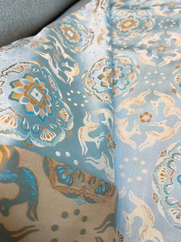 Qian Xiaoping's Treasure Flower and Running Deer Song Jin Jacket – 100% Mulberry Silk New Chinese-style Spring Top