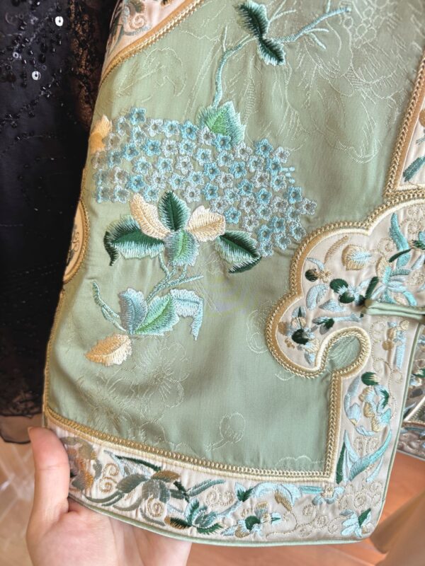 Four Swallows Carrying Mud Brocade Double-sided Shu Jin Vest