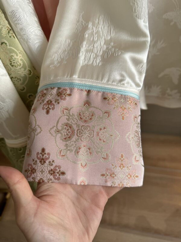 New Chinese-style Silk Hanfu Jacket – 2025 Spring Elegant Gold-Woven Jacquard National Style Top