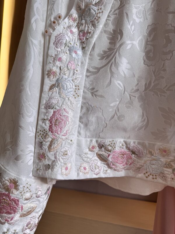 New Chinese-style National Fashion Heavy Silk Embroidered Blouse