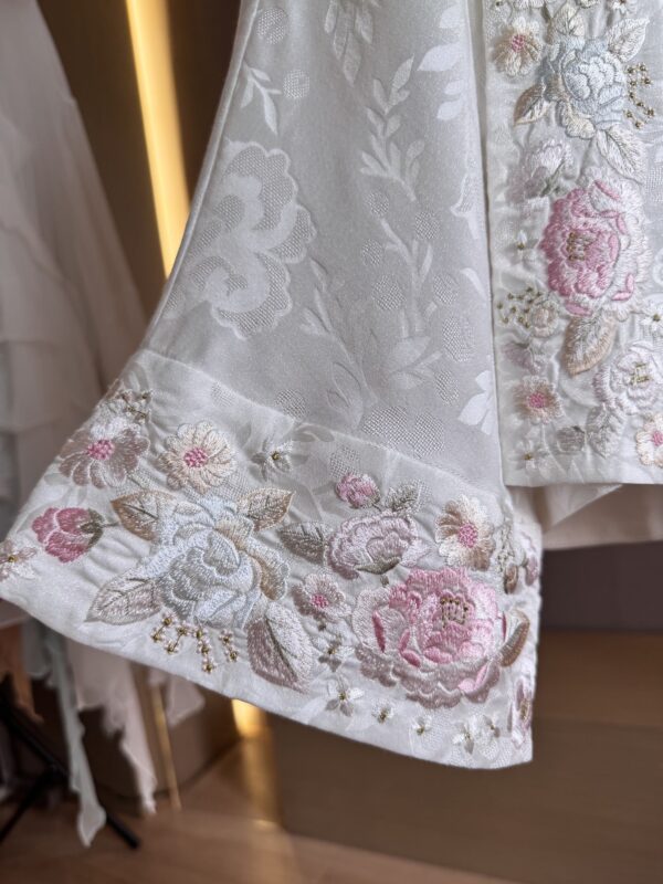 New Chinese-style National Fashion Heavy Silk Embroidered Blouse