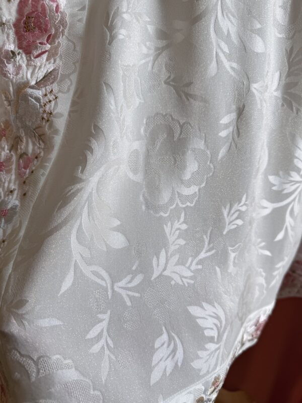 New Chinese-style National Fashion Heavy Silk Embroidered Blouse