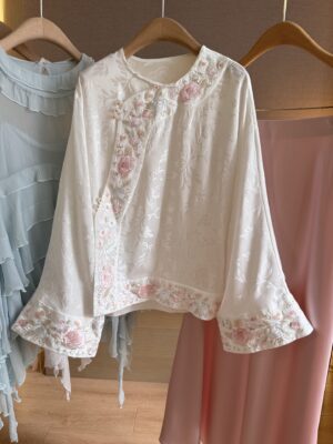 New Chinese-style National Fashion Heavy Silk Embroidered Blouse